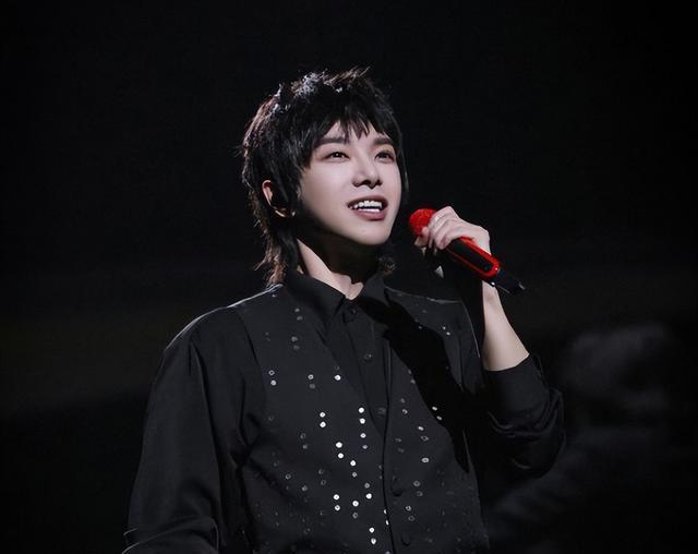 华晨宇舞台表演